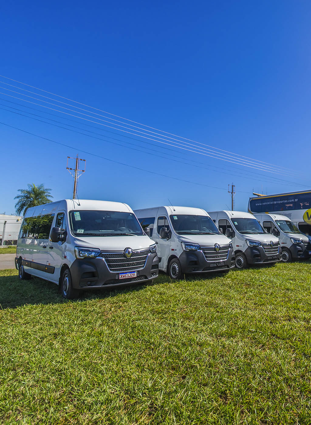 Vans usadas no transfer compartilhado