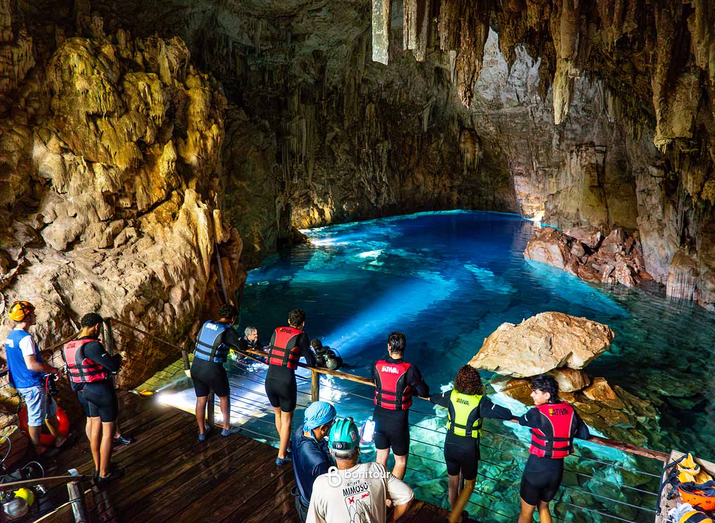 Gruta do Mimoso Bonito MS passeio de Flutuação