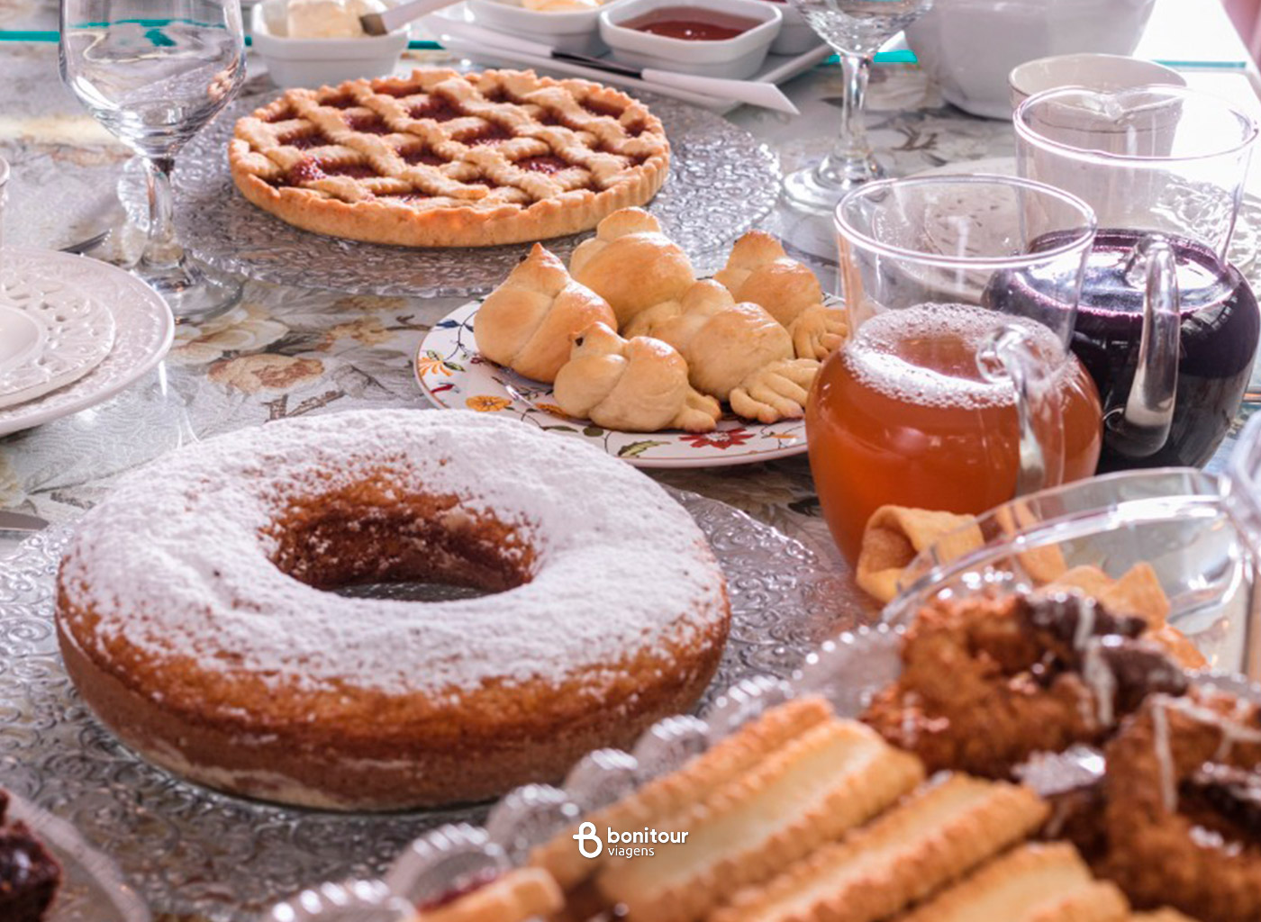 Mesa posta, do café colonial da Casa Fracalossi na Serra Gaúcha
