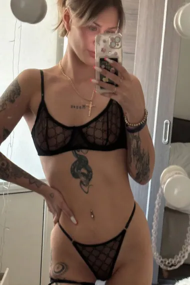 Escort Adelina's Gallery Photo 4