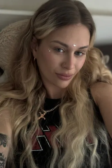 Escort Adelina's Gallery Photo 6