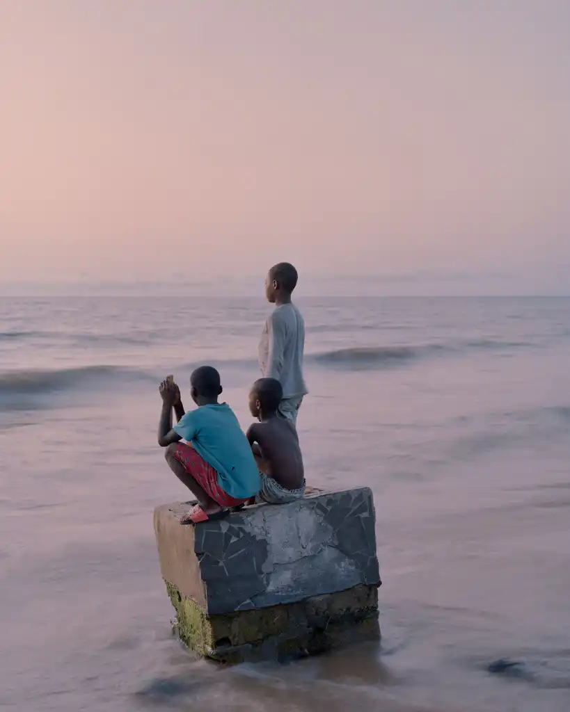 Elliott VERDIER, Boys looking the ocean, Westpoint, Photography