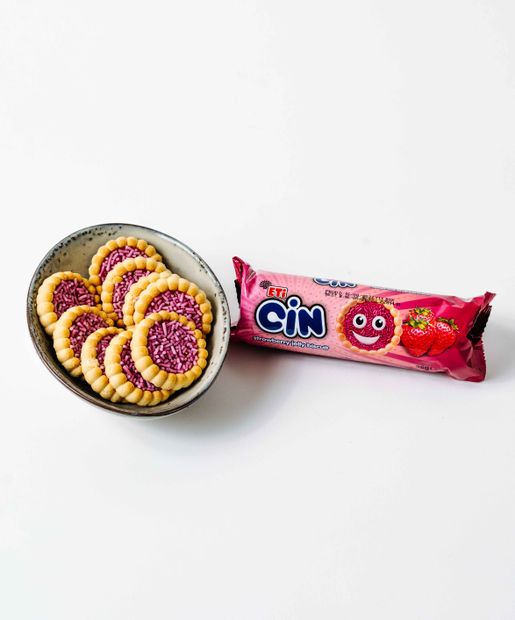 Eti Cin Strawberry Jelly Biscuits