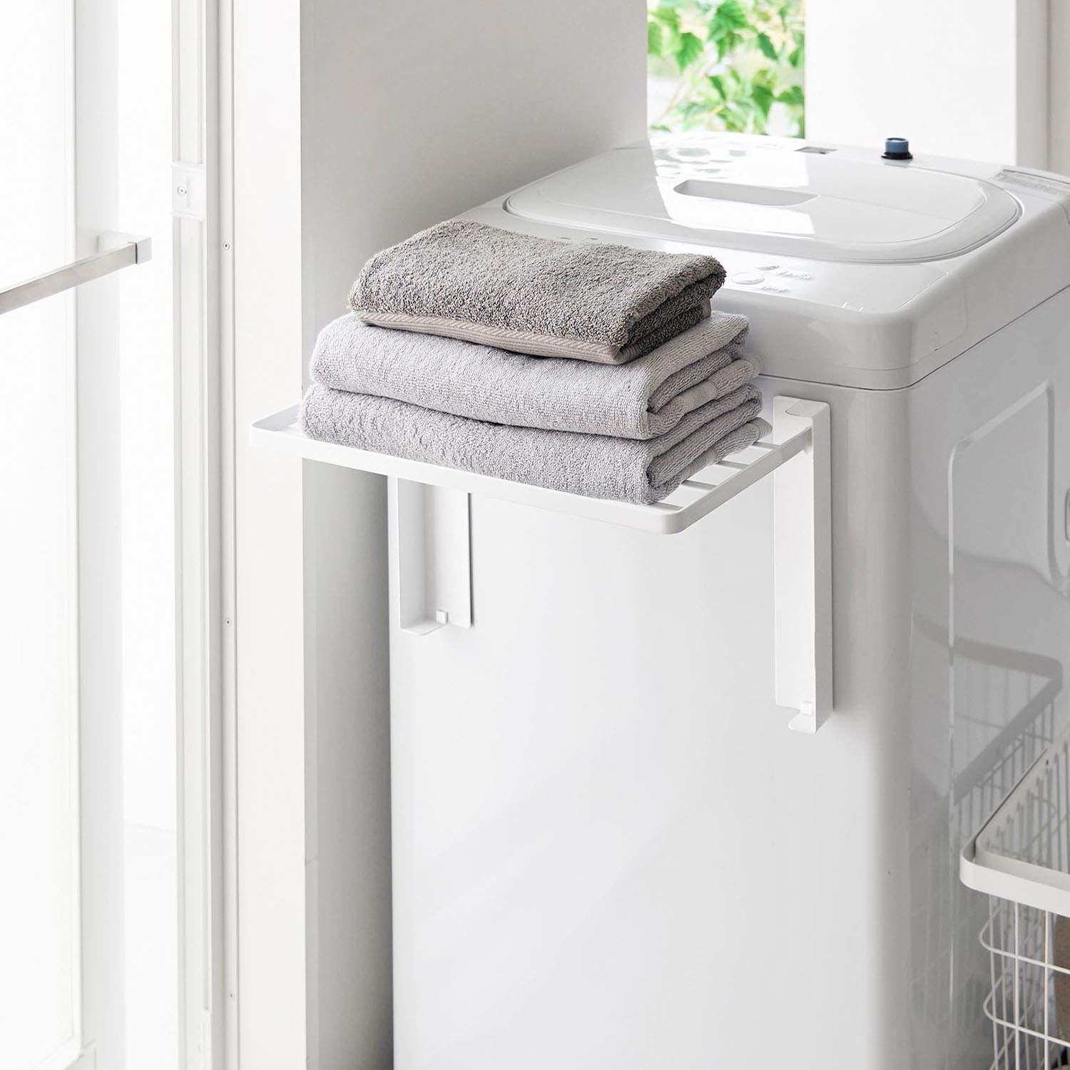 使いやすい高さに開くマグネット洗濯機横折り畳み棚 タワー