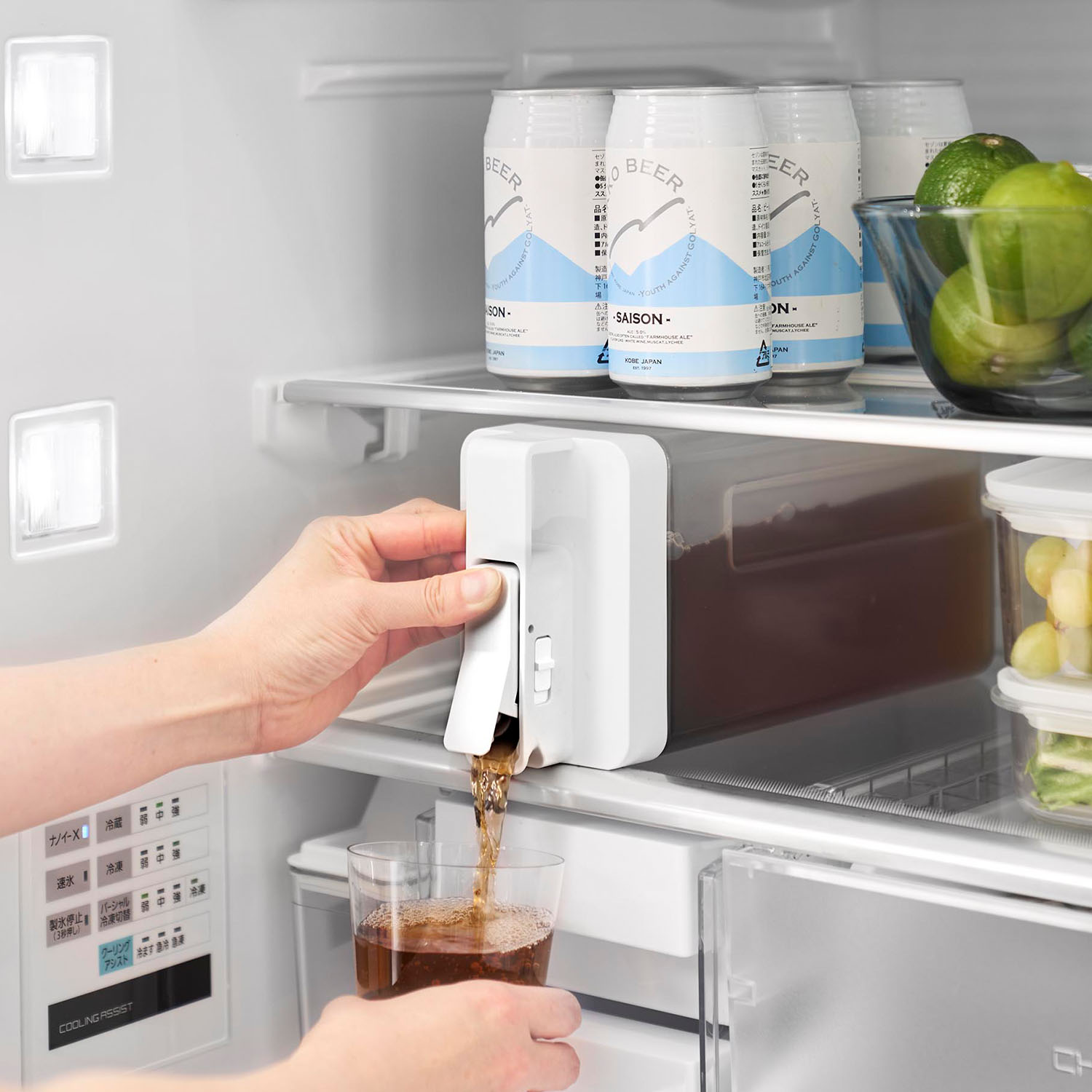 倒して置けてそのまま注げる冷水筒 タワー 2.2L