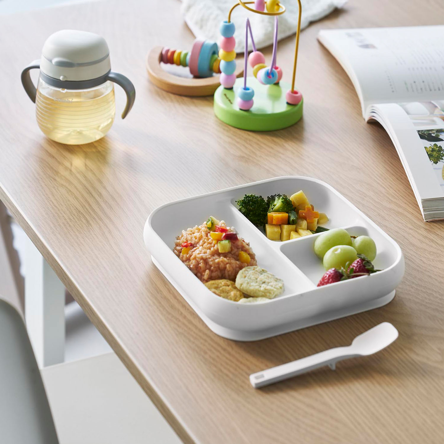 吸盤付きシリコーンベビーフードトレー タワー