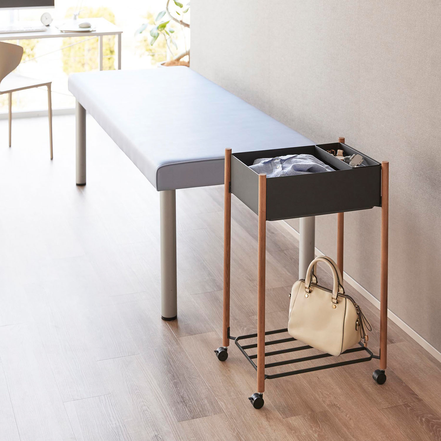 小物トレー付き下段が棚の収納ワゴン 2段 リン