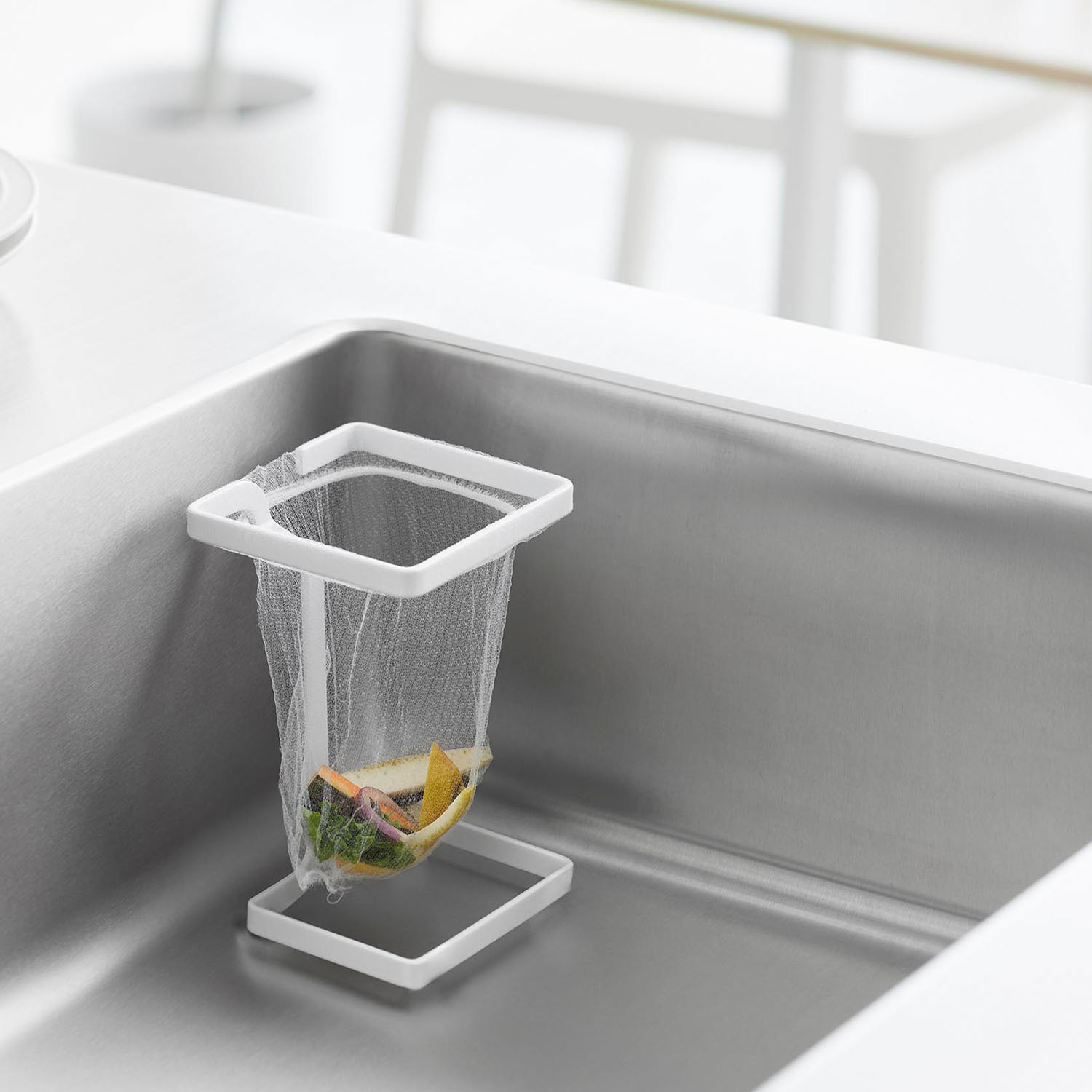 コーナーに置ける水切りネットホルダー タワー スクエア