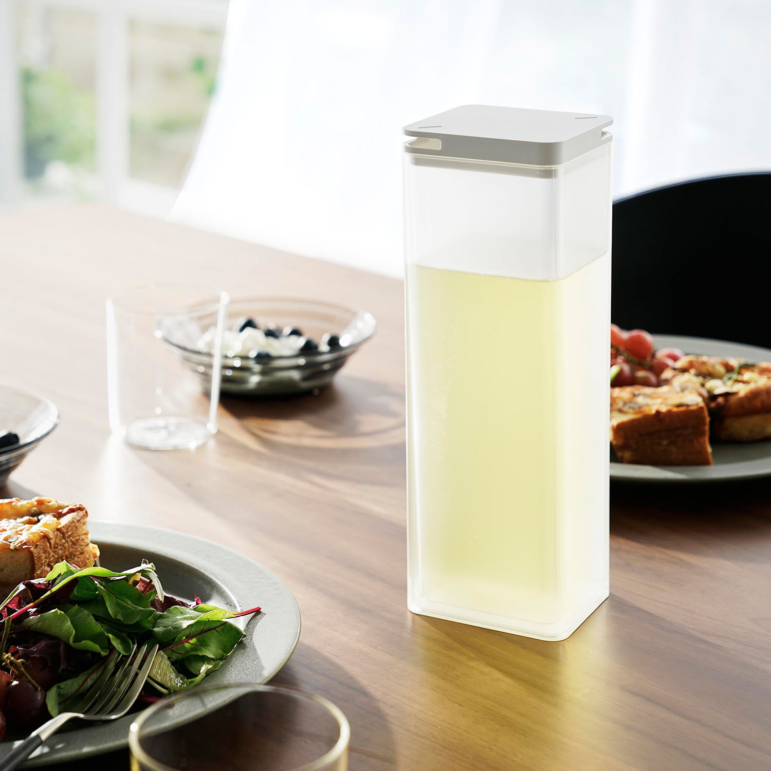 水はね防止フィルター付き両方から注げる冷水筒 タワー