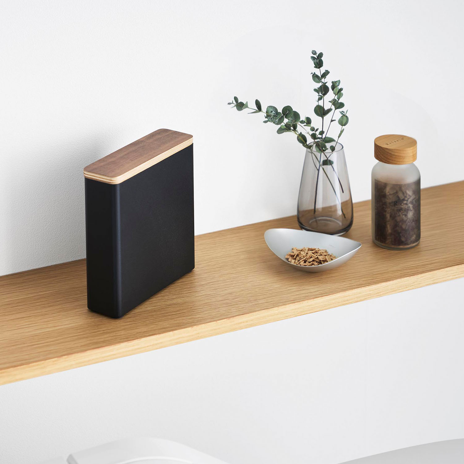 スリムサニタリー収納ケース リン