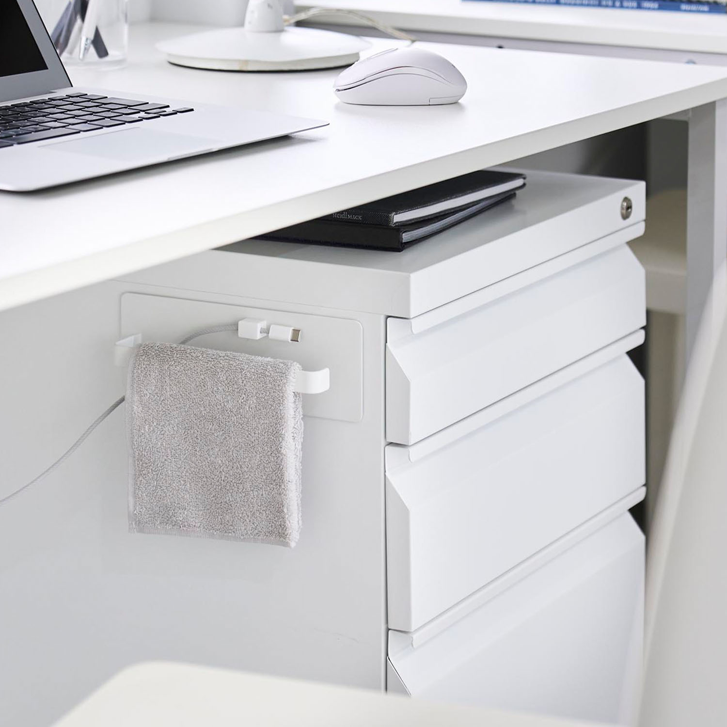 デスクワゴン横マグネットハンドタオルハンガー タワー