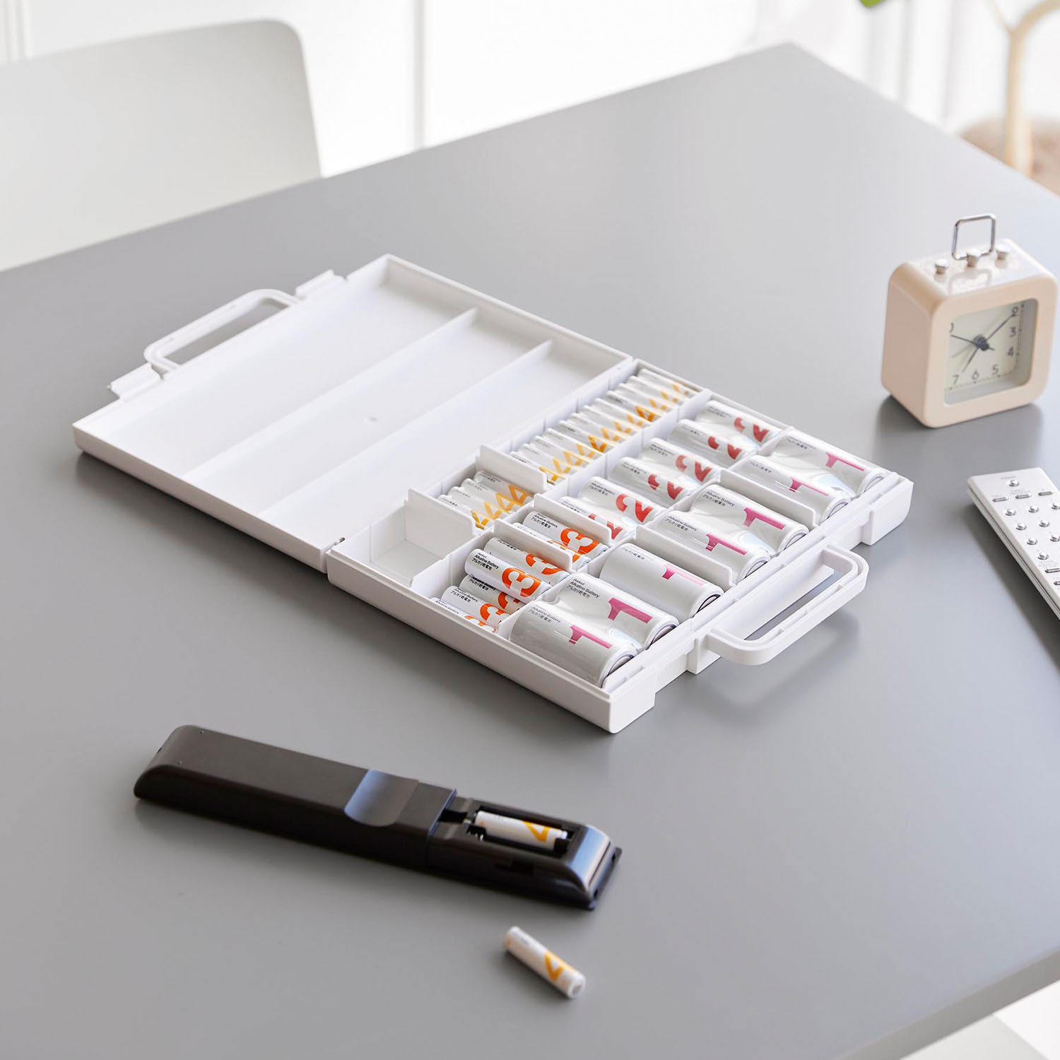 ハンドル付きスリム分別電池ケース タワー