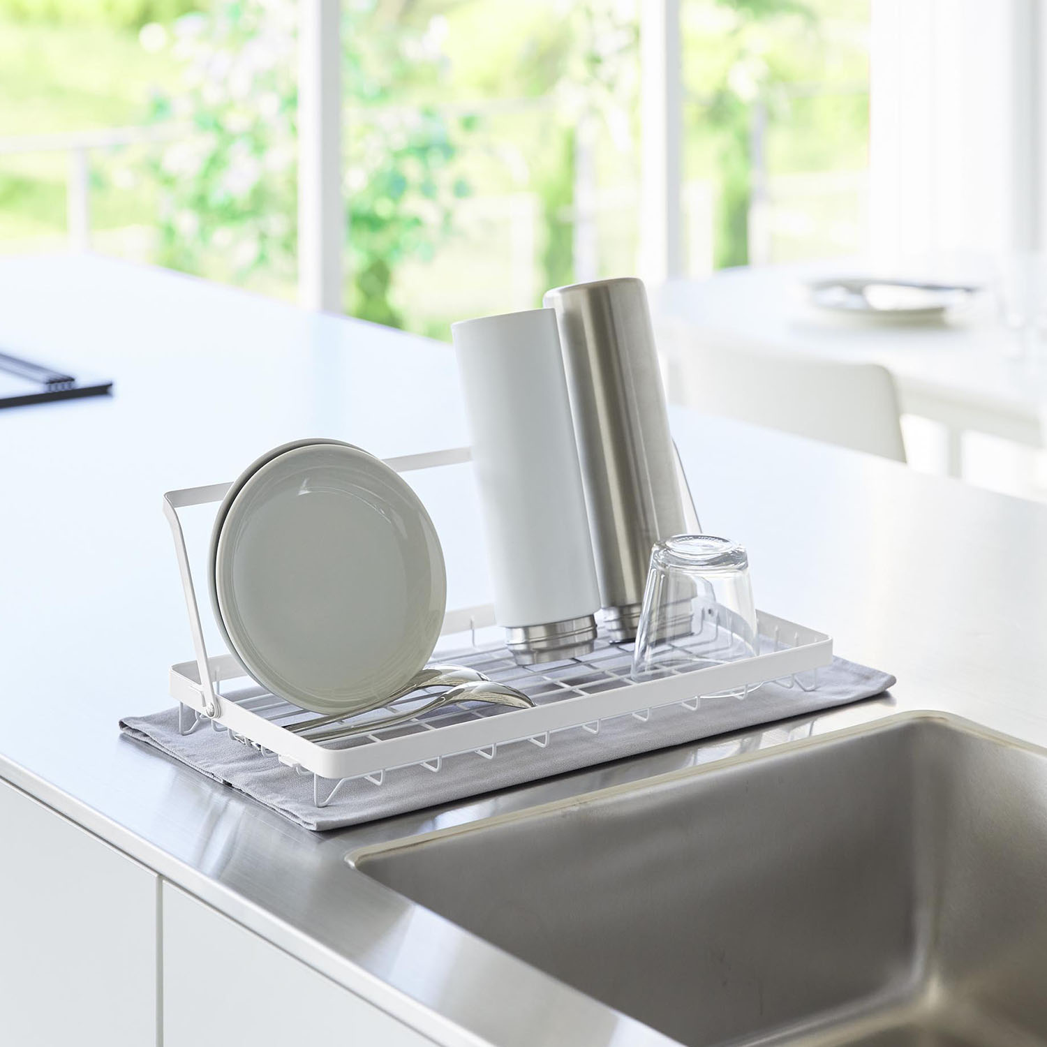 水筒を立てて干せる水切りバスケット タワー