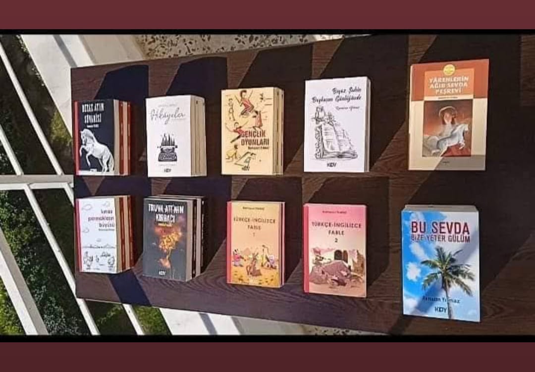 Ramazan Yılmaz'ın 13 kitaplık eser koleksiyonundan bir görünüm