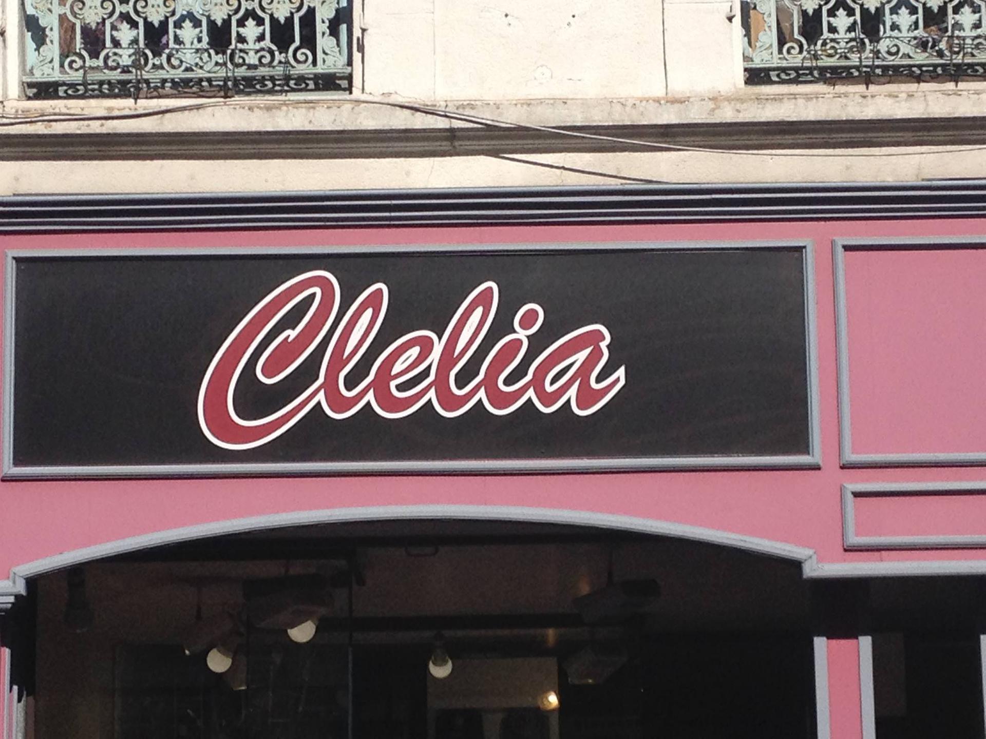 Clelia vêtement pour femme (détail)