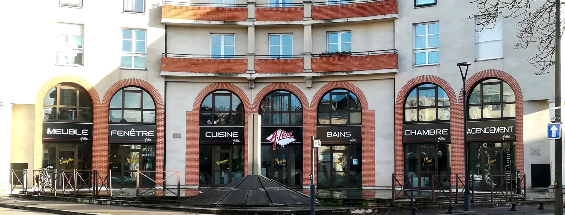 Cuisines & Bains A Leon meuble et accessoires de cuisine et salle de bains (détail)