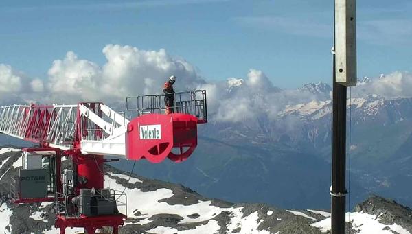 Alex Grues grue, monte-charge et élévateur de chantier