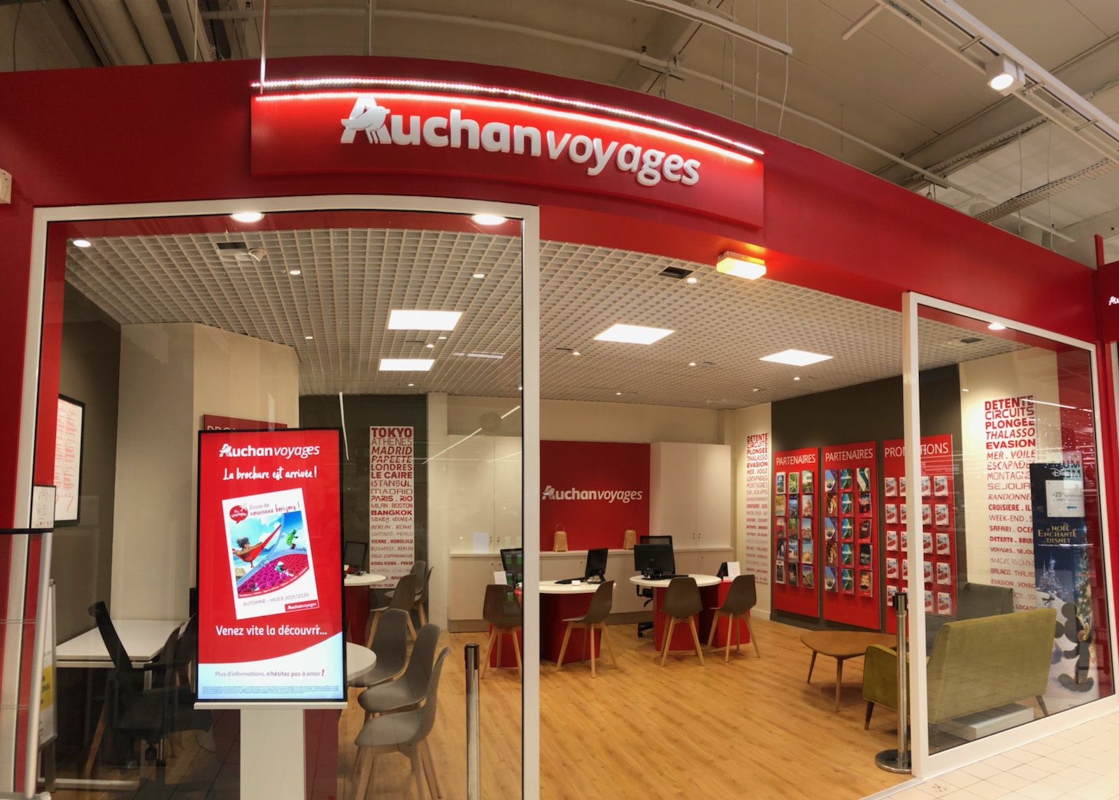 agence de voyage galerie auchan englos