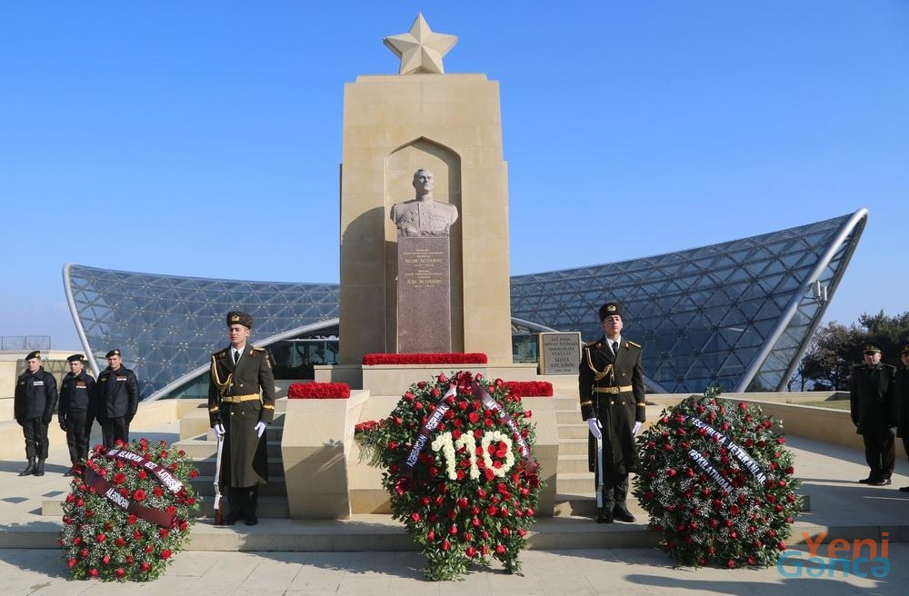 Могила алиева в баку фото