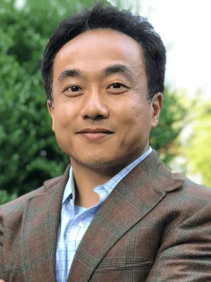 Portrait of Huafeng Xu, founder and CEO of Fathom Therapeutics