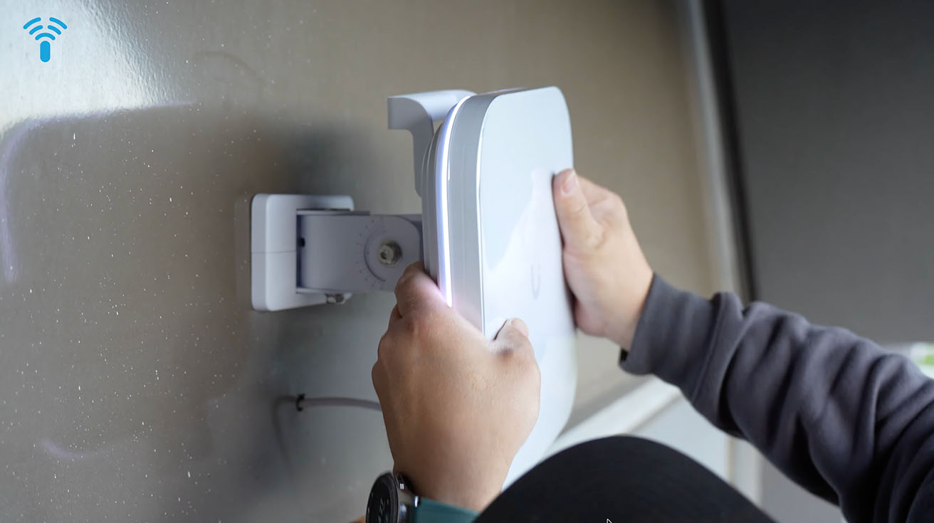 UniFi E7 Campus wall mount installation