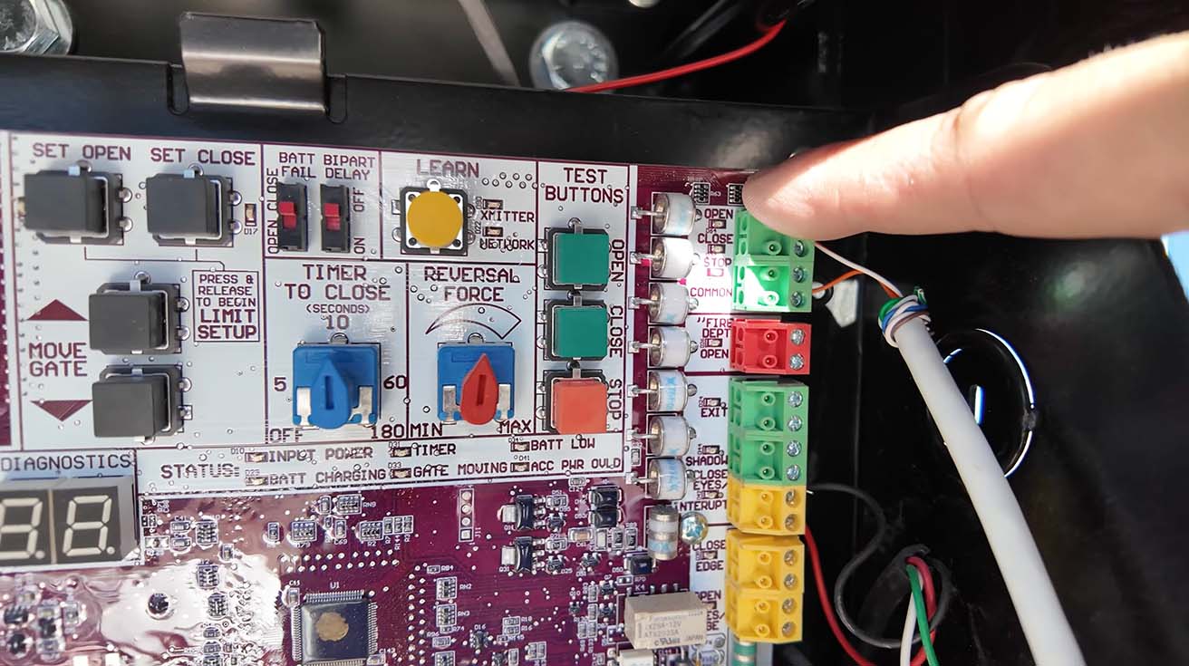 Gate operator board layout wiring