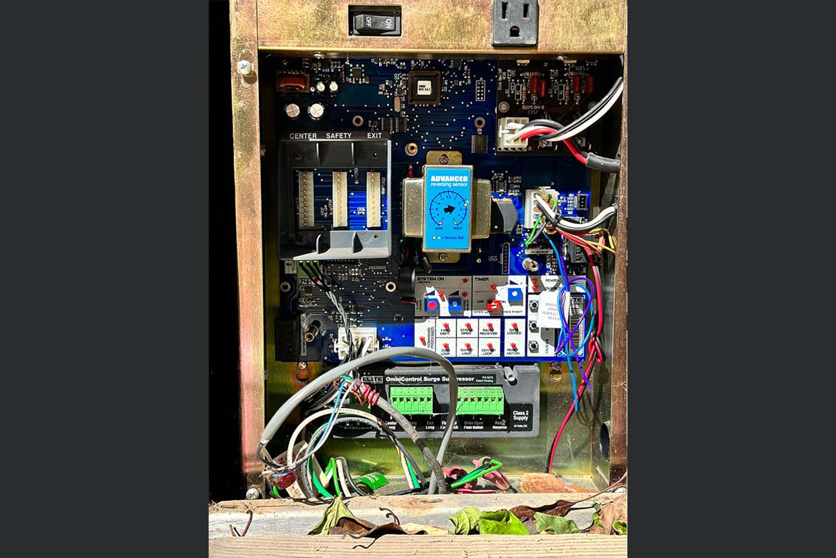 LiftMaster Elite Q400 with LiftMaster Elite Q410 Surge Suppression Board