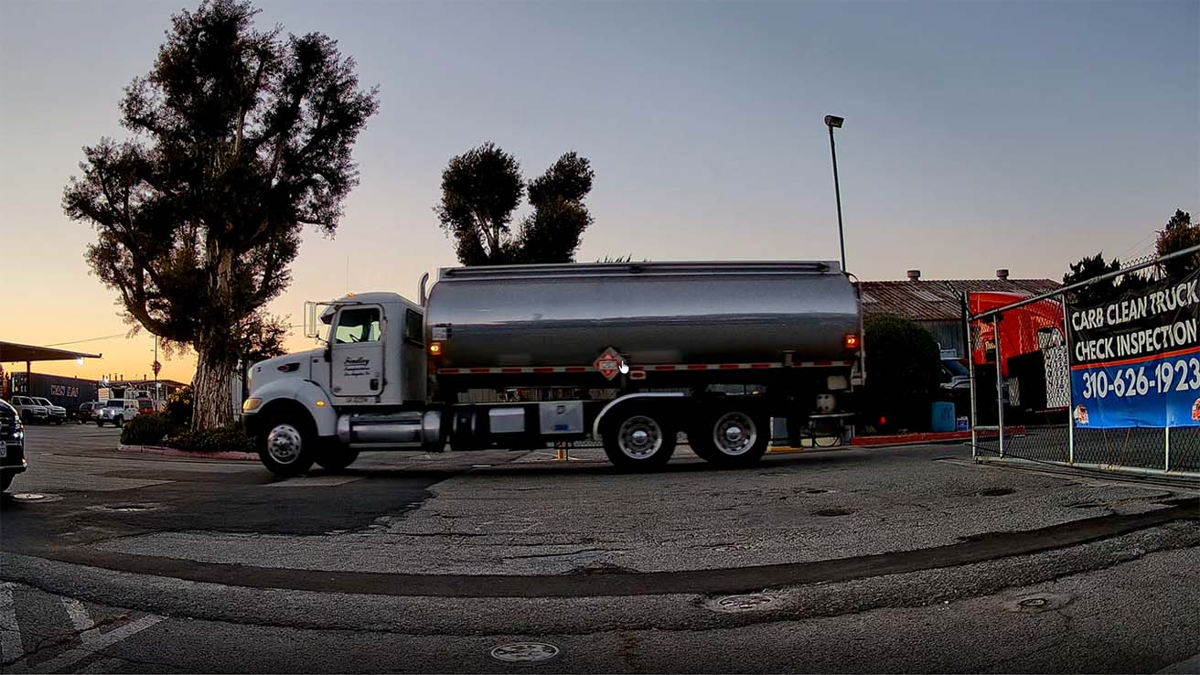 Evening capture of a liquid bulk tanker truck for automated Hazmat placard identification