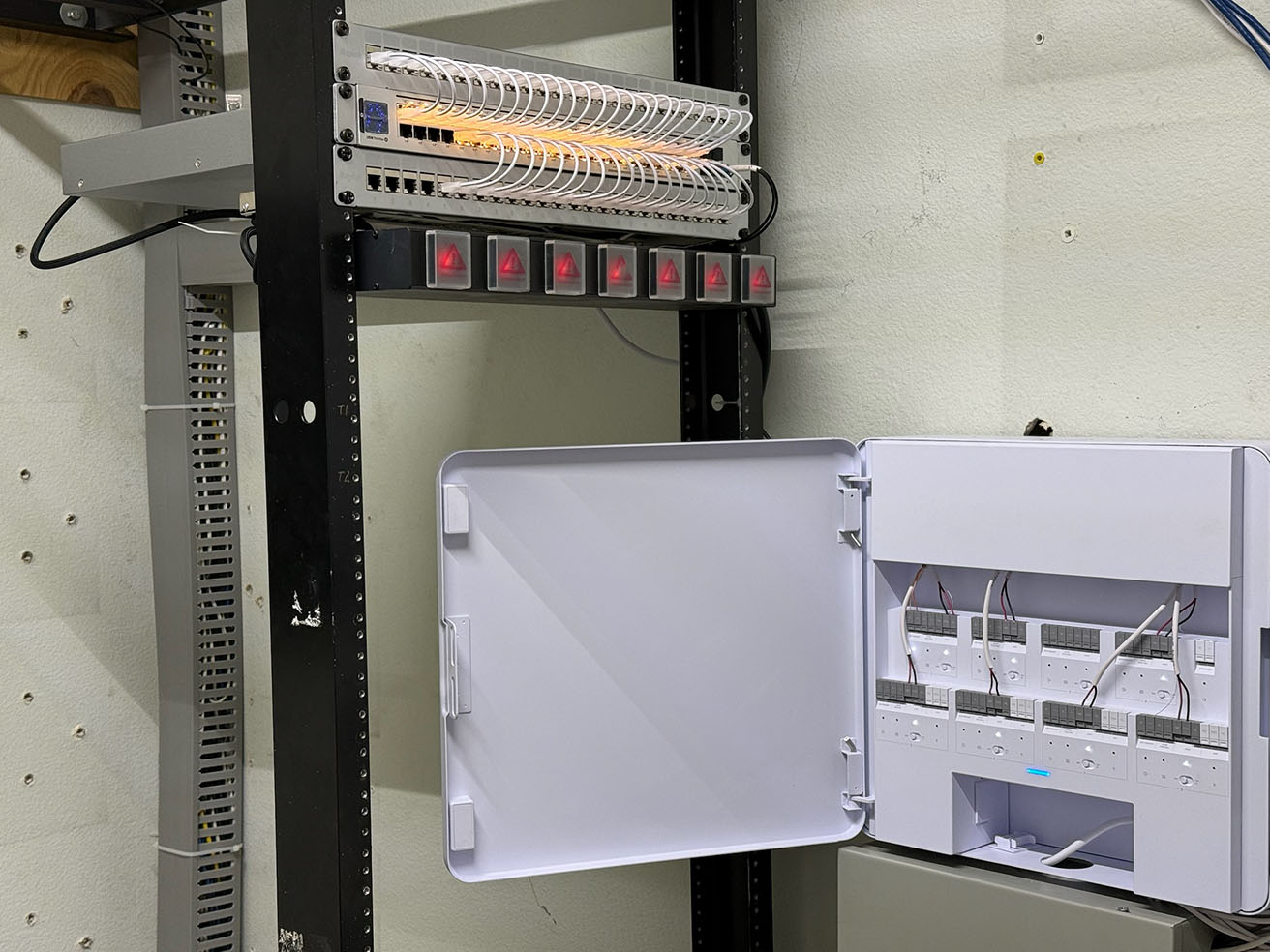 UniFi Access Hub