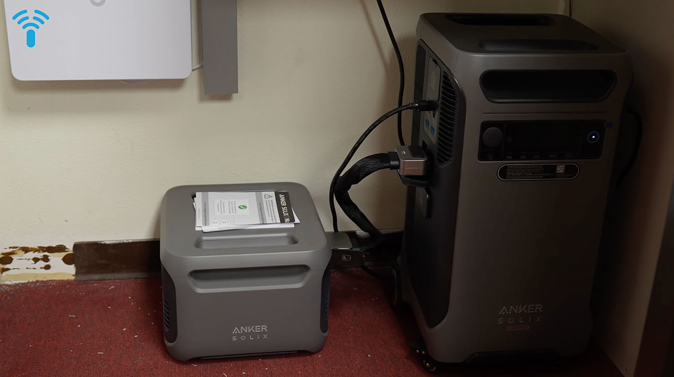 ups with an extended battery pack