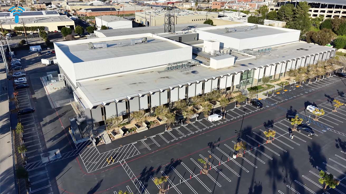 View of Blueground Studios parking lot with WiFi coverage