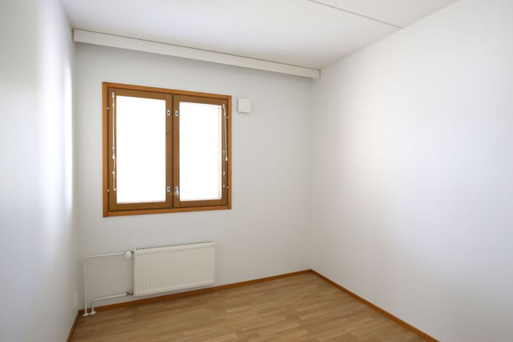 Makuuhuone, kuvattu elokuussa 2024