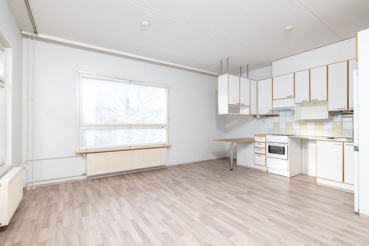 Keittiö, kuvattu 02/2025