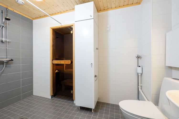 Kylpyhuone, kuvattu 02/2025