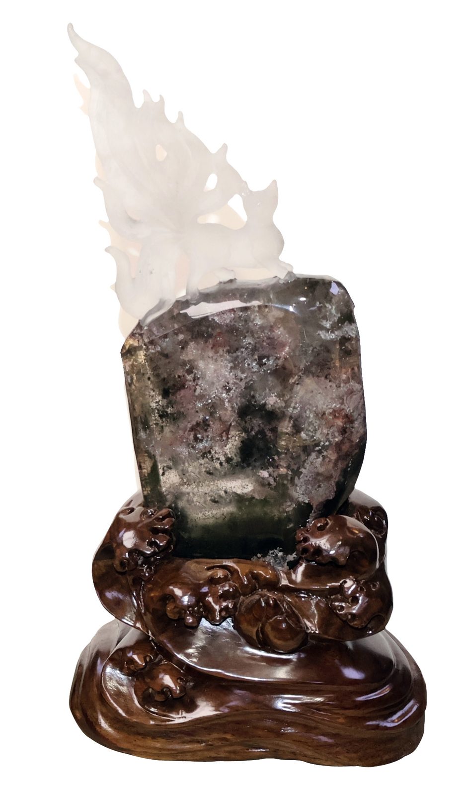 水晶的世界十分廣大且品種眾多，現今石英水晶製品經常出現在我們的生活中並涵蓋了生活的許多層面；包括了電子、建築、宗教、文化及歷史，但對其深入研究認識的人或許寥若晨星。願揭開水晶能量與磁場的面紗，共同攜手探索礦物之美妙！