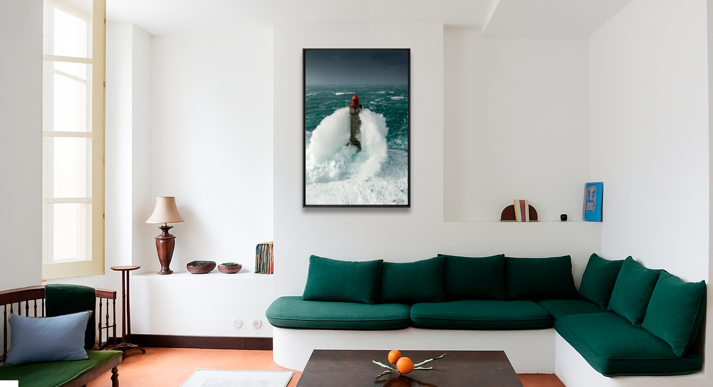 VAGUE A L ASSAUT DU PHARE DE LA JUMENT ISOLE AU MILIEU DE L OCEAN - MATHIEU RIVRIN - Photograph