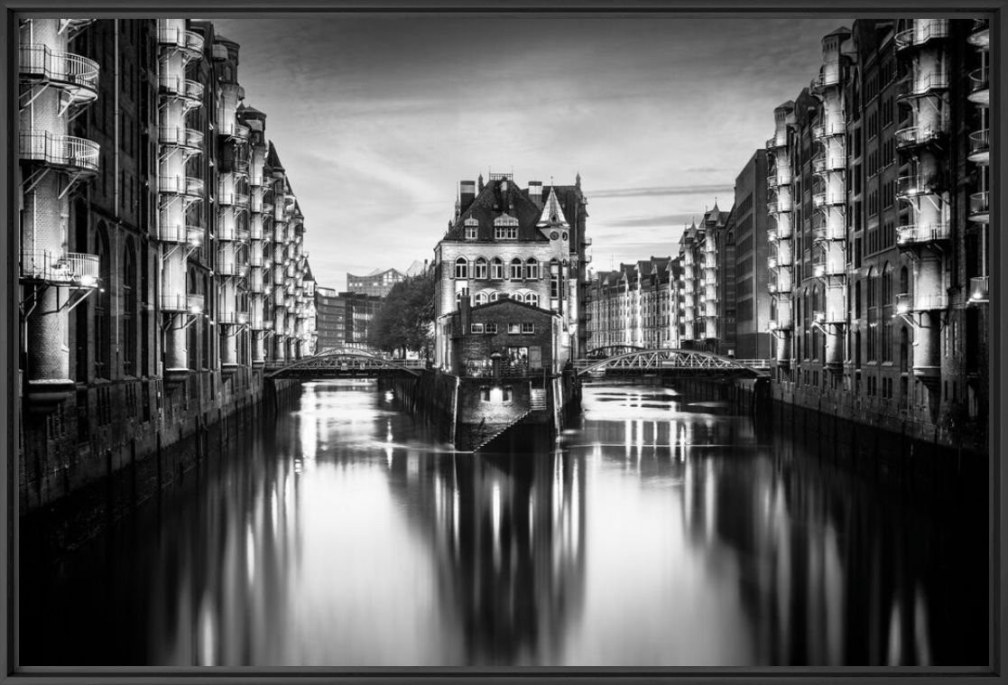 Photograph Speicherstadt Hamburg 1 - Jörg Wanderer - Picture painting