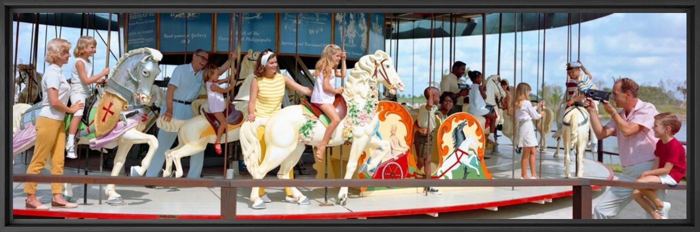 Fotografia MERRY-GO-ROUND PIRATES WORLD 1967 - KODAK COLORAMA DISPLAY COLLECTION - HANK MAYER - Pittura di immagini