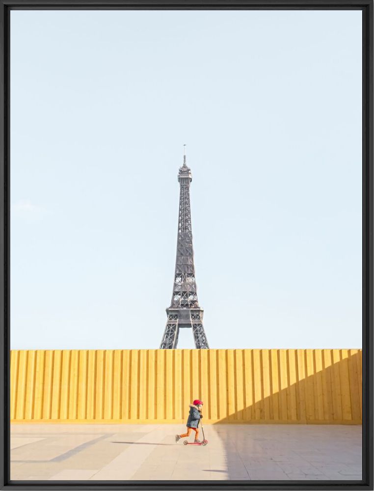 Eiffel tower boy, Eiffel Tower, Laura SANCHEZ · Art photographs ·  YellowKorner