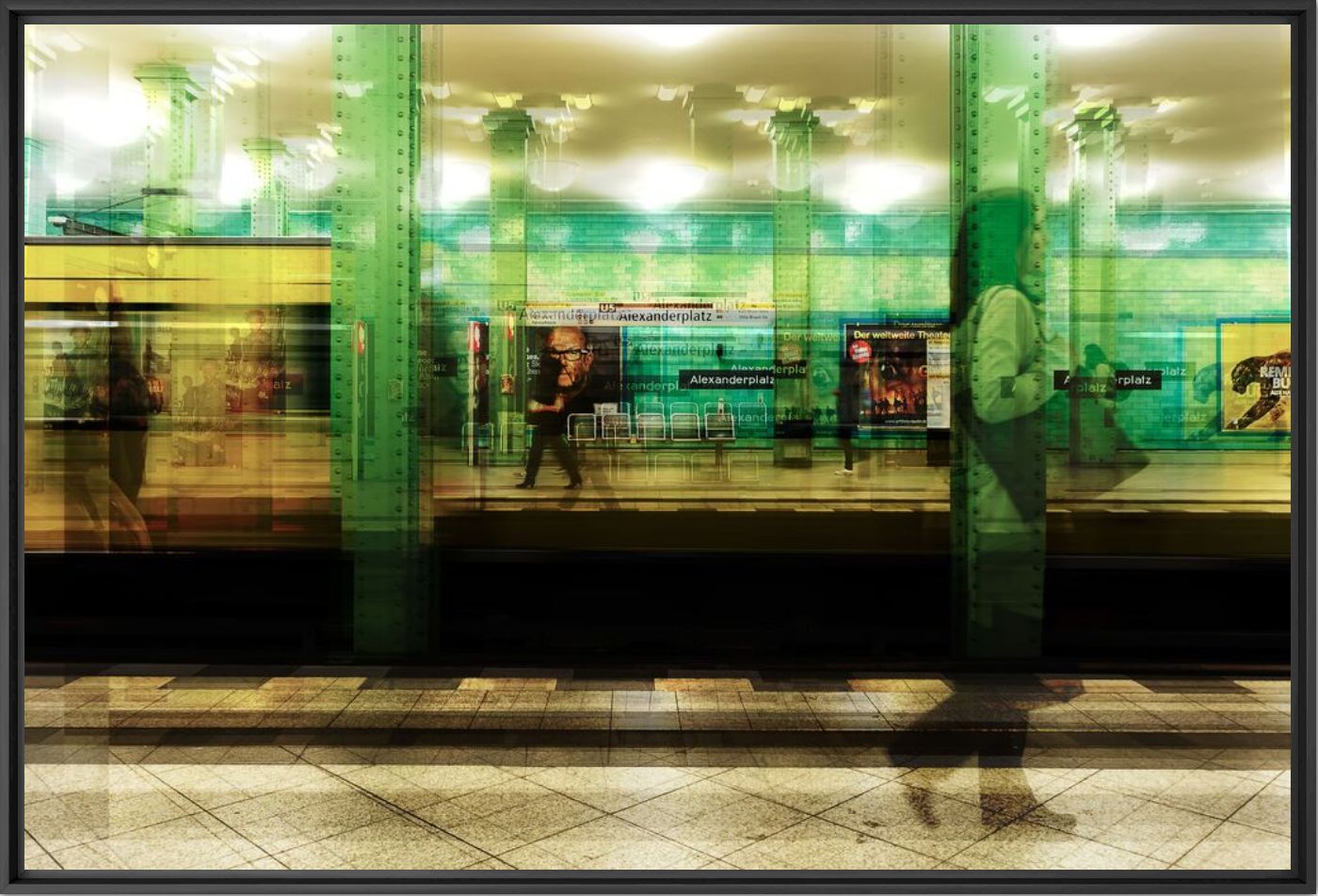 Kunstfoto Berlin Bahnhof Alexanderplatz - LAURENT DEQUICK - Foto schilderij