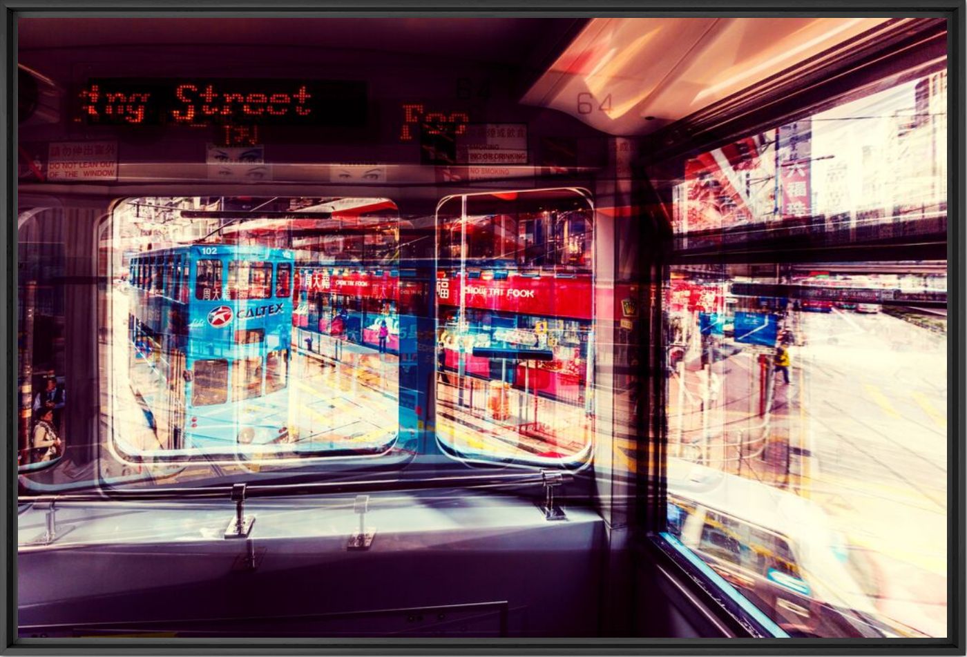 Kunstfoto FOO MING STREET TRAM - LAURENT DEQUICK - Foto schilderij