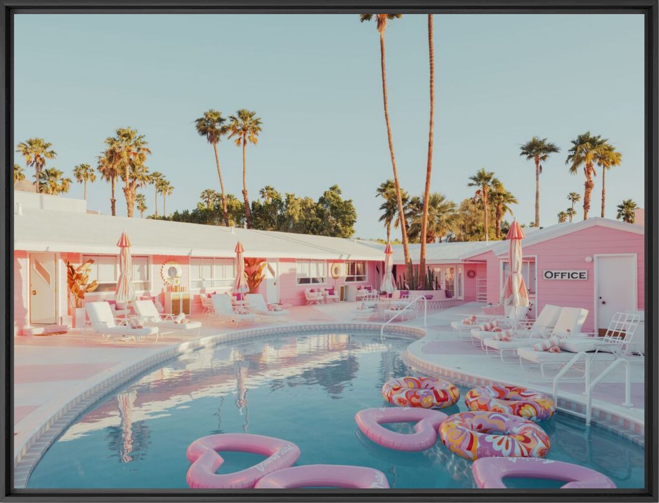 Photograph Pink motel sunrise - LUDWIG FAVRE - Picture painting