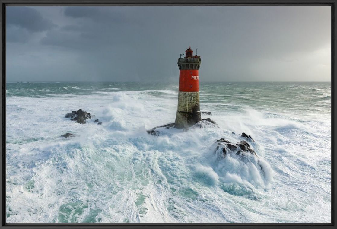 Photograph AVIS DE TEMPETE AU PHARE DES PIERRES NOIRES - MATHIEU RIVRIN - Picture painting