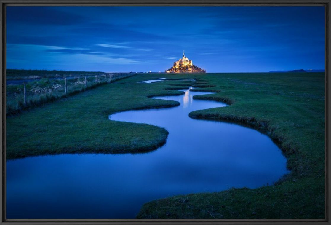 Kunstfoto HEURE BLEUE DOREE AU MONT SAINT MICHEL - MATHIEU RIVRIN - Foto schilderij