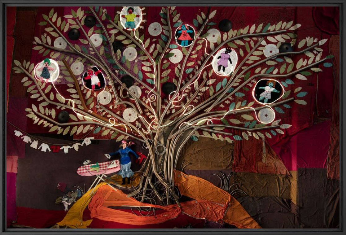 Fotografia L'arbre aux enfants - NICOLAS HENRY x EMMAUS  - Pittura di immagini