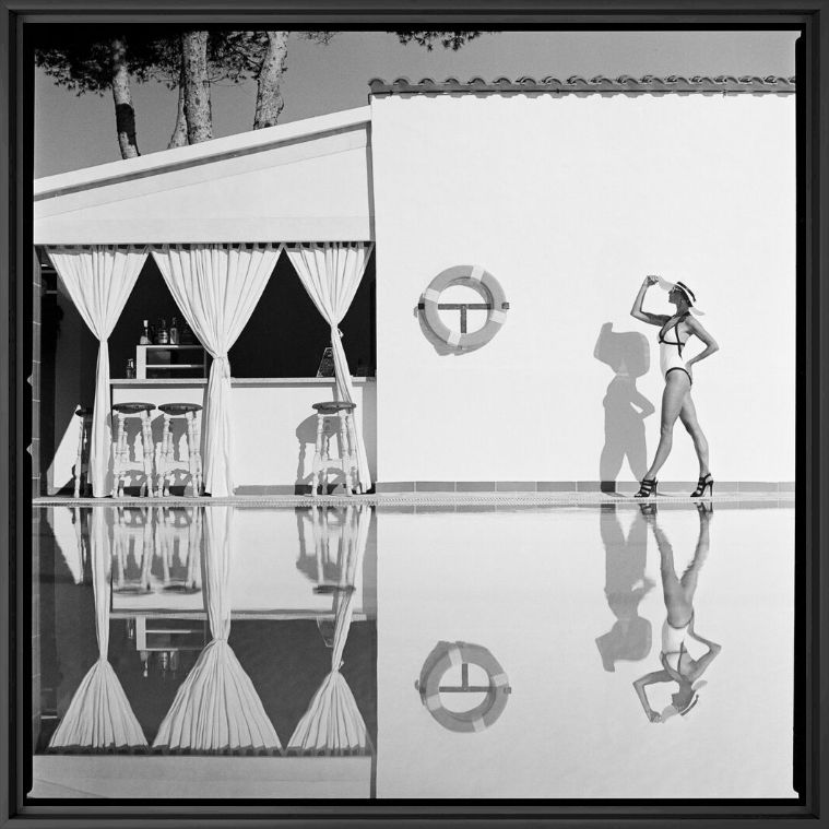 Photographie WOMAN AT THE POOL - RADOSLAW PUJAN - Tableau photo
