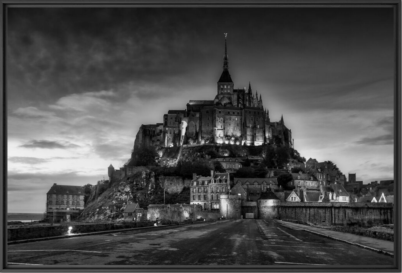 Kunstfoto LE MONT SAINT MICHEL BY NIGHT - SERGE RAMELLI - Foto schilderij