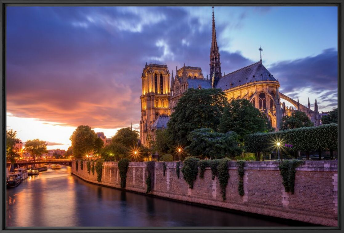 Photograph NOTRE DAME NUAGES - SERGE RAMELLI - Picture painting