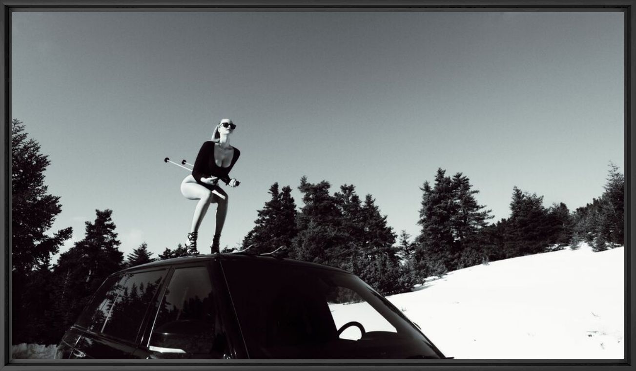 Kunstfoto Skiing against lifestyle  - Vassilis  Pitoulis - Foto schilderij
