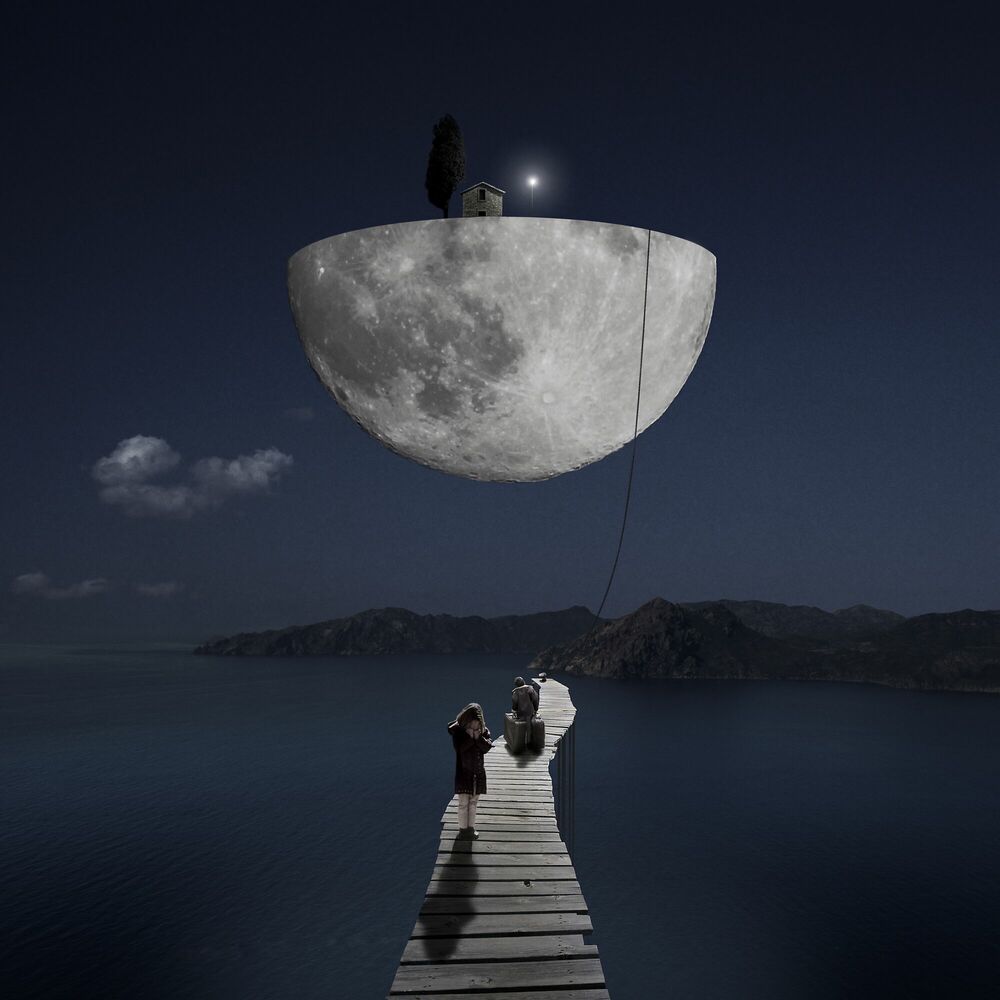 The Dark Side of the Moon, Moon, ALASTAIR MAGNALDO · Art photographs ·  YellowKorner